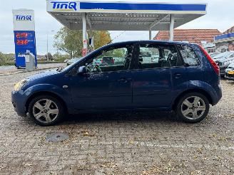 Ford Fiesta 1.3 8v Futura . AIRCO | 5 DEURS | picture 2