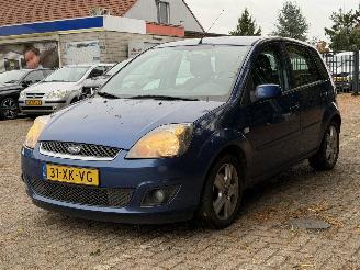 Vaurioauto  passenger cars Ford Fiesta 1.3 8v Futura . AIRCO | 5 DEURS | 2007/6