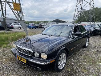 Vaurioauto  passenger cars Jaguar XJ 3.0 V6 Sport 2004/1