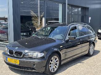 Vaurioauto  passenger cars BMW 3-serie 320 i Automaat 3-serie touring 2004/10