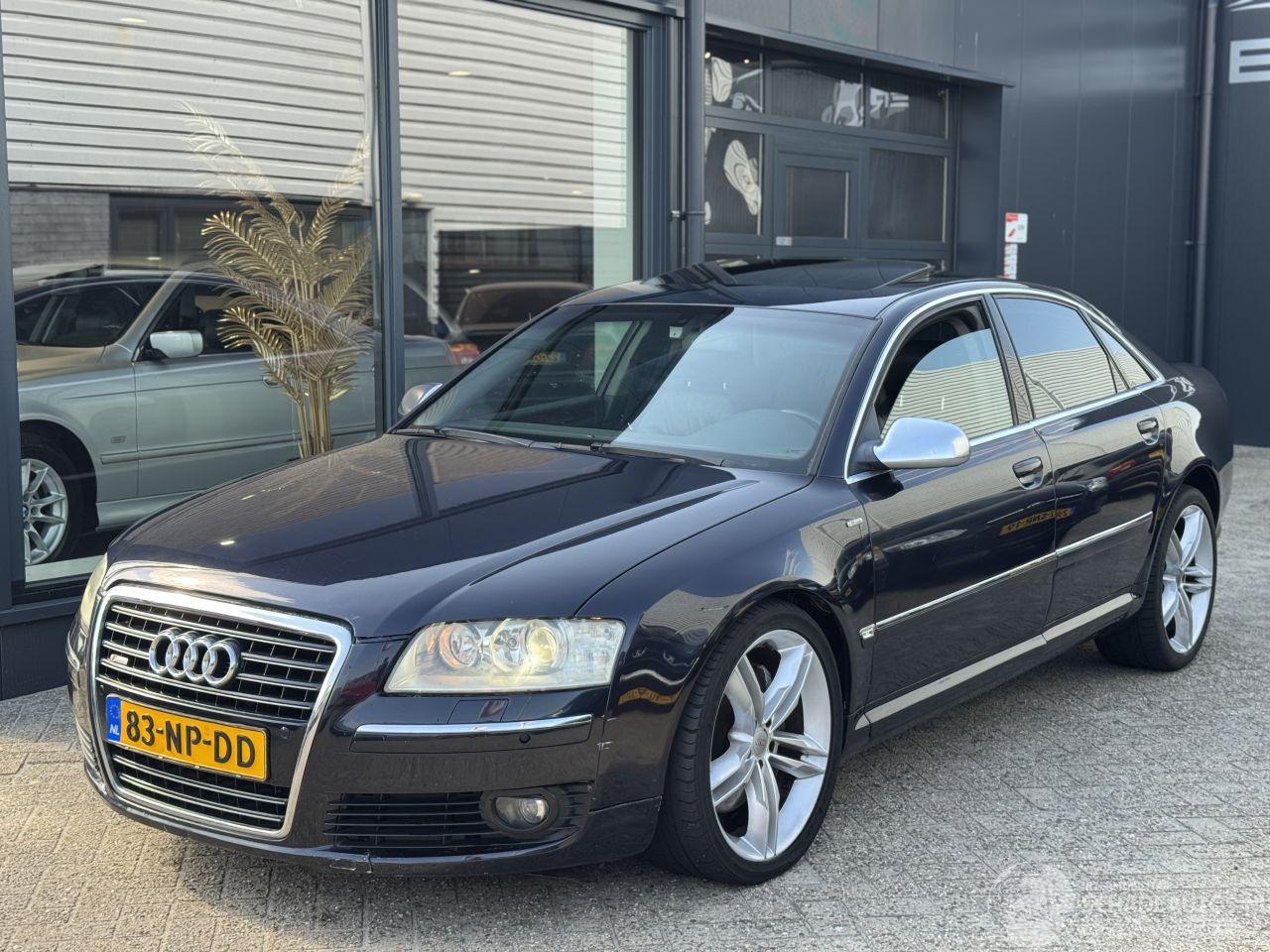 Audi A8 3.7 quattro Pro line