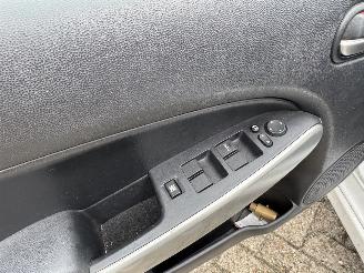 Mazda 2 1.3 GT-M Line picture 16