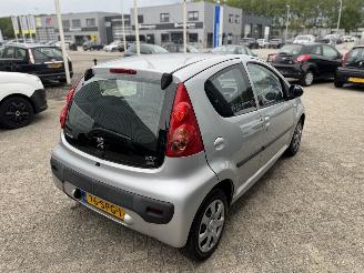 Peugeot 107 1.0-12V XS picture 4