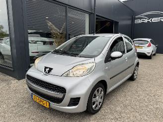 Vaurioauto  passenger cars Peugeot 107 1.0-12V XS 2011/11