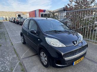 Peugeot 107 1.0-12V Sublime picture 7
