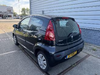 Peugeot 107 1.0-12V Sublime picture 2