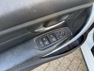 BMW 3-serie 320D Automaat Panoramadak picture 16