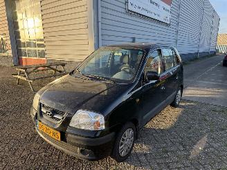 Schadeauto Hyundai Atos 1.1 Active Young 2008/1
