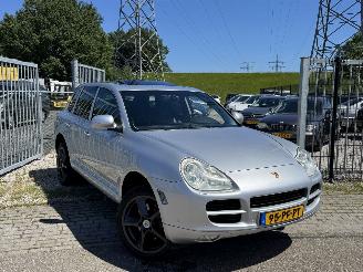 Damaged car Porsche Cayenne 4.5 S 2003/10