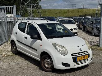 damaged passenger cars Suzuki Alto 1.0 Base 2010/6
