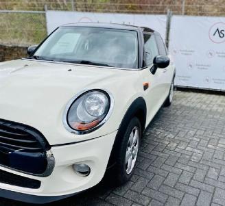 Mini Cooper D picture 3