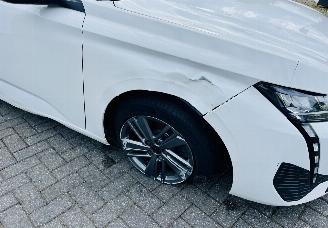 Peugeot 308 Active picture 4