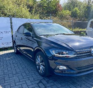 Vaurioauto  passenger cars Volkswagen Polo VI Comfortline 2019/11