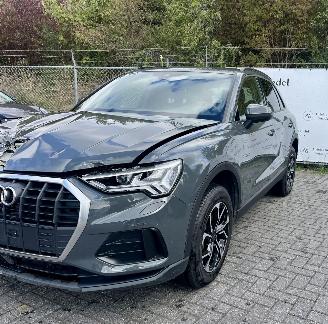 Audi Q3 40 TDI quattro S-LINE picture 3