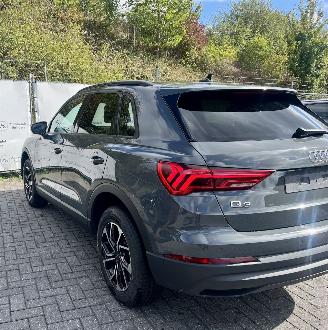 Audi Q3 40 TDI quattro S-LINE picture 4