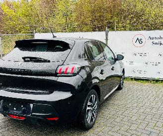 Peugeot 208 Allure picture 6