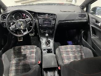 Volkswagen Golf GTI DSG picture 9