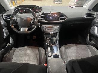 Peugeot 308 1.2 VTi Blue Lease picture 7