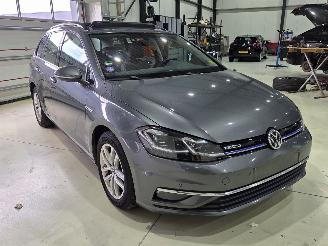 Volkswagen Golf PANO ACC picture 3