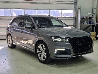 Vaurioauto  passenger cars Audi Q7 3.0 TDI e-tron hybrid s line HUD PANO 2016/8