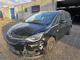 Auto incidentate Opel Zafira Tourer Cosmo 7-Persoons Leder Led Navi Camera Stoelverw. Trekhaak 99KW/135PK 2017/6