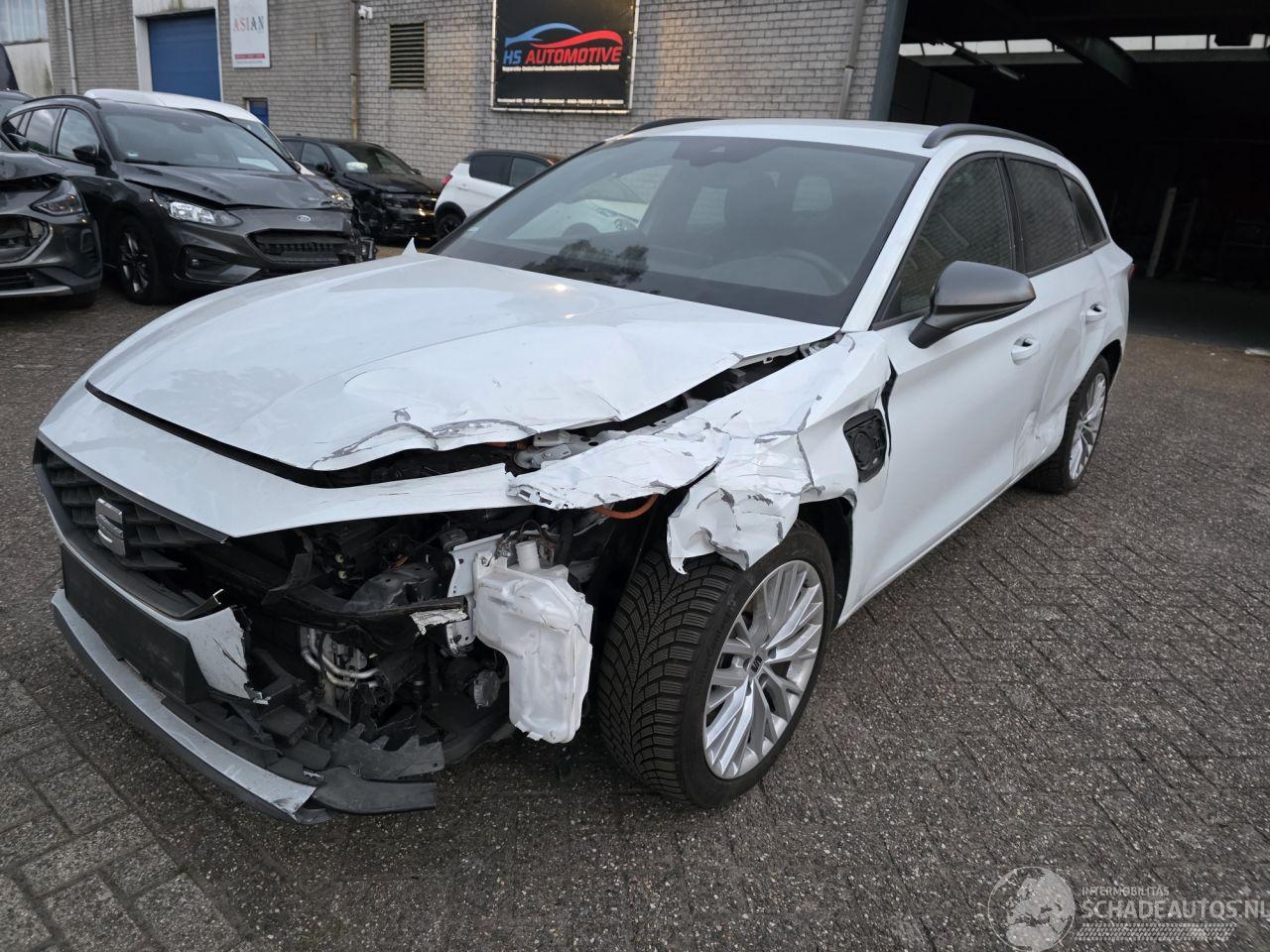 Seat Leon FR 1.4 eTSI Hybrid Sportstourer Memory Led Navi Camera Leder 27gr.!
