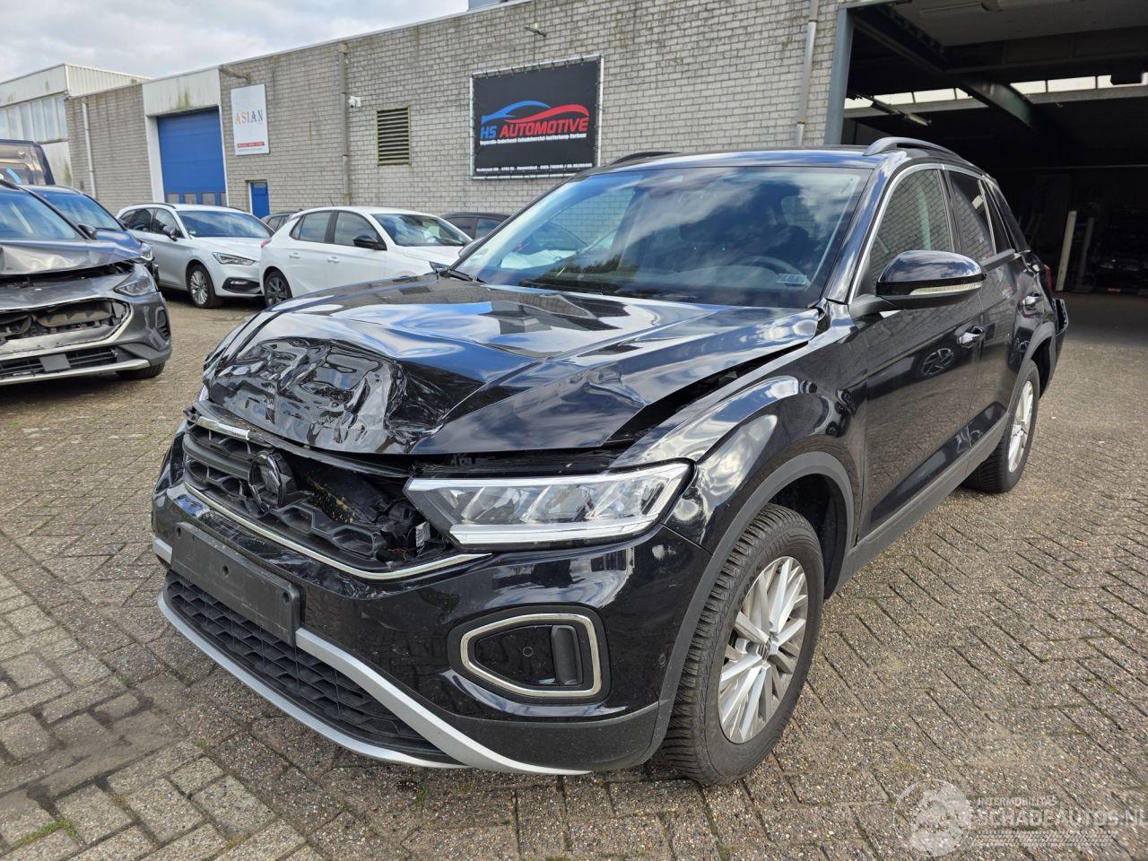 Volkswagen T-Roc 1.5 TSI DSG  Virtual Led Acc Aut.Inparkeren Stoelverw. App-Connect Privacy-Glass 110KW/150PK