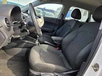 Audi A1 Sportback 1.0TFSI-Ultra Navi Stoelverw. CruiseControle Airco Pdc 70KW/95PK picture 12
