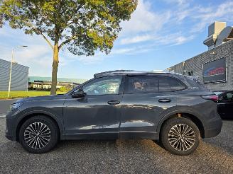 Volkswagen Tiguan 2.0 TDI DSG Virtual IQ-Light 360view Navi Sfeerverl. Stuurverw. Stoelverw. Acc Trekhaak 110KW/150PK picture 2