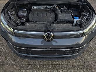 Volkswagen Tiguan 2.0 TDI DSG Virtual IQ-Light 360view Navi Sfeerverl. Stuurverw. Stoelverw. Acc Trekhaak 110KW/150PK picture 9