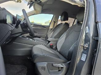 Volkswagen Tiguan 2.0 TDI DSG Virtual IQ-Light 360view Navi Sfeerverl. Stuurverw. Stoelverw. Acc Trekhaak 110KW/150PK picture 12