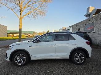 Unfallwagen Volkswagen T-Roc 1.5 TSI R-Line DSG Virtual Navi IQ-Light Sport-Mode Massage Camera Sfeerverl. Stoelverw. Trekhaak Ecc Acc 110KW/150PK 2025/5