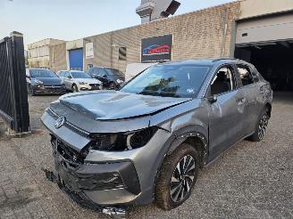 Unfallwagen Volkswagen T-Roc 1.5 eTSI LIFE Virtual Keyless Acc Led Camera 85KW/116PK 2026/2