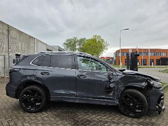 Volkswagen Tiguan R-Line 1.5eTSI ProMax-Navi Head-Up Keyless IQ-Light 360View Massage Sfeerverl. Acc Lane-Assist Trekhaak 110KW / 150PK picture 6