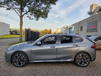 BMW 1-serie 120 M-Pack Pano Virtual Keyless Memory Led Camera Acc Lane-Assist Sfeerverl. 125KW / 170PK picture 2