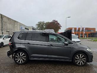Volkswagen Touran R-LINE 1.5TSI DSG PANO 7-Zits Led Alcantara Keyless Camera Navi Acc 110KW/150PK picture 6