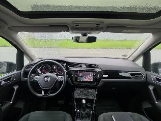 Volkswagen Touran R-LINE 1.5TSI DSG PANO 7-Zits Led Alcantara Keyless Camera Navi Acc 110KW/150PK picture 13