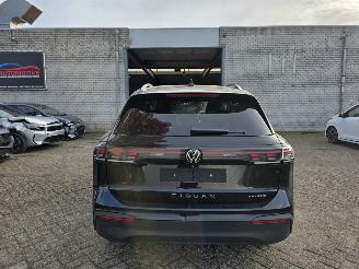 Volkswagen Tiguan 1.5 TSI eHybride IQ-Light 360View Virtual Keyless Sfeerverl. Acc Lane-Assist 1/2Leder Trekhaak picture 9
