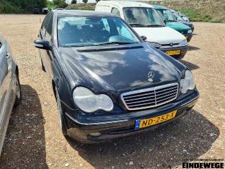 rozbiórka samochody osobowe Mercedes C-klasse C (W203), Sedan, 2000 / 2007 2.7 C-270 CDI 20V 2001/9