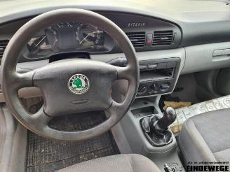Skoda Octavia Octavia Combi (1U5), Combi 5-drs, 1998 / 2010 1.6 picture 6