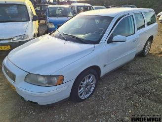 rozbiórka samochody osobowe Volvo V-70 V70 (SW), Combi, 1999 / 2008 2.4 D5 20V 2004/10