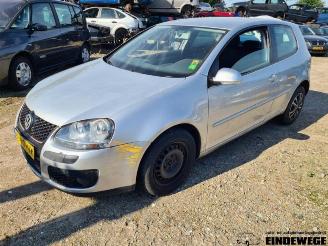 Coche siniestrado Volkswagen Golf Golf V (1K1), Hatchback, 2003 / 2010 1.6 FSI 16V 2004/1