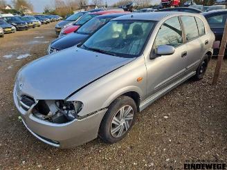 Damaged car Nissan Almera Almera (N16), Hatchback, 2000 / 2006 1.5 16V 2002/8