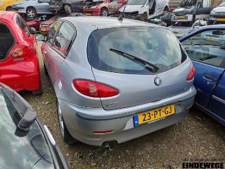 Alfa Romeo 147 147 (937), Hatchback, 2000 / 2010 2.0 Twin Spark 16V picture 3