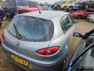 Alfa Romeo 147 147 (937), Hatchback, 2000 / 2010 2.0 Twin Spark 16V picture 4
