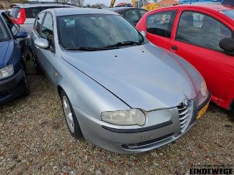Alfa Romeo 147 147 (937), Hatchback, 2000 / 2010 2.0 Twin Spark 16V picture 6