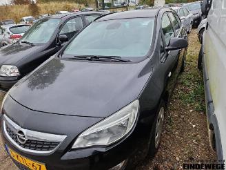 Coche siniestrado Opel Astra Astra J Sports Tourer (PD8/PE8/PF8), Combi, 2010 / 2015 1.4 16V ecoFLEX 2011/2