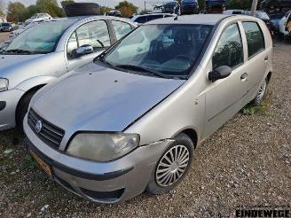 Auto da rottamare Fiat Punto Punto II (188), Hatchback, 1999 / 2012 1.3 JTD Multijet 16V 2004/5