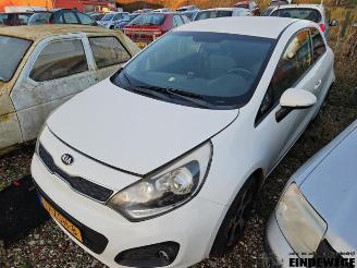 Salvage car Kia Rio Rio III (UB), Hatchback, 2011 / 2017 1.2 CVVT 16V 2013/1