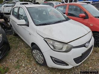 Salvage car Hyundai I-20 i20, Hatchback, 2008 / 2015 1.1 CRDi VGT 12V 2014/7